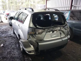 2011 Mitsubishi Outlander ES with VIN JA4AS2AW4BU025549, listed as a IAAI auction lot 41837460 with 98,647 mi miles. Bid and sale history available at carsss.com. Image 6.