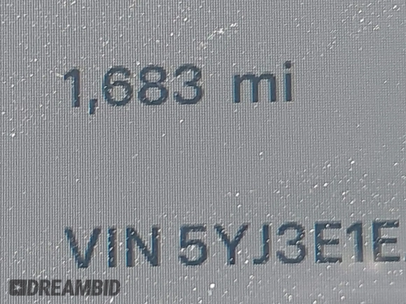 2025 Tesla Model 3 Long Range with VIN 5YJ3E1EA0SF932385, listed as a IAAI auction lot 41772613 with 1,683 mi miles and . Bid and sale history available at carsss.com. Image 15.