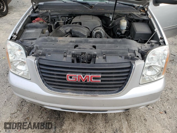 2014 GMC Yukon XL SLT with VIN 1GKS1KE03ER234487, listed as a Copart auction lot 74897284 with 198,965 mi miles and Salvage Title. Bid and sale history available at carsss.com. Image 12.