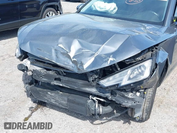 2017 Audi A4 Premium z VIN WAUGNAF42HA025565, wystawiony jako IAAI lot #38943168 z przebiegiem 103 953 mil mil oraz . Historia ofert i sprzedaży dostępna na DreamBid. Obrazek 6.