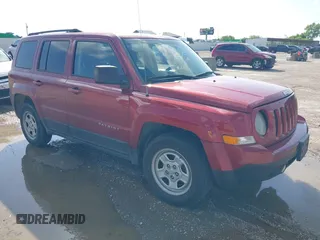 2014 Jeep Patriot Sport with VIN 1C4NJPBB5ED905733, listed as a IAAI auction lot 42757102 with 196,245 mi miles and . Bid and sale history available at DreamBid. Image 1.