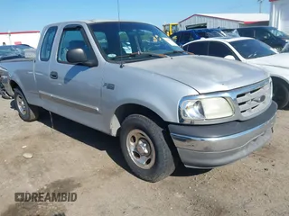 2002 Ford F-150 XL с VIN 1FTRX17282NB53182, выставлен на аукционе IAAI как лот 41994786 с пробегом 171 100 миль миль и . История ставок и продаж доступна на DreamBid. Изображение 1.