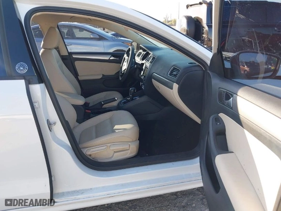 2018 Volkswagen Jetta 1.4T SE with VIN 3VWDB7AJXJM225016, listed as a IAAI auction lot 41309884 with 57,773 mi miles. Bid and sale history available at carsss.com. Image 5.