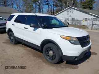 2013 Ford Utility Police Interceptor with VIN 1FM5K8AR4DGC73107, listed as a IAAI auction lot 41763505 with 212,481 mi miles. Bid and sale history available at carsss.com. Image 1.