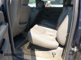 2004 Chevrolet Suburban LS with VIN 3GNEC16Z94G217595, listed as a IAAI auction lot 42566525 with 289,632 mi miles and . Bid and sale history available at DreamBid. Image 8.