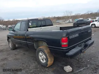 2000 Dodge Ram 1500 with VIN 1B7HF13Y5YJ190229, listed as a IAAI auction lot 41662688 with 146,530 mi miles. Bid and sale history available at carsss.com. Image 3.