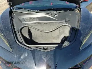 2023 Chevrolet Corvette 2LT z VIN 1G1YB3D48P5139861, wystawiony jako Copart lot #48668745 z przebiegiem 3 314 mil mil oraz Czysty tytuł • Clean title. Historia ofert i sprzedaży dostępna na DreamBid. Obrazek 13.