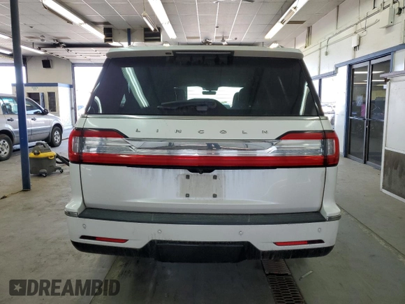 2018 Lincoln Navigator Reserve z VIN 5LMJJ3LT5JEL07993, wystawiony jako Copart lot #52983935 z przebiegiem 172 097 mil mil oraz Czysty tytuł • Clean title. Historia ofert i sprzedaży dostępna na DreamBid. Obrazek 6.