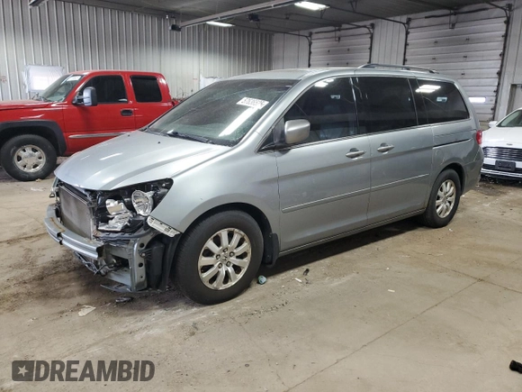 2008 Honda Odyssey EX-L z VIN 5FNRL38768B025497, wystawiony jako Copart lot #57636525 z przebiegiem 179 568 mil mil oraz Nie do naprawy • Non repairable. Historia ofert i sprzedaży dostępna na DreamBid. Obrazek 1.