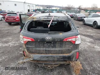 2014 Kia Sorento SX Limited with VIN 5XYKWDA70EG440053, listed as a IAAI auction lot 41565177 with 106,706 mi miles. Bid and sale history available at carsss.com. Image 15.