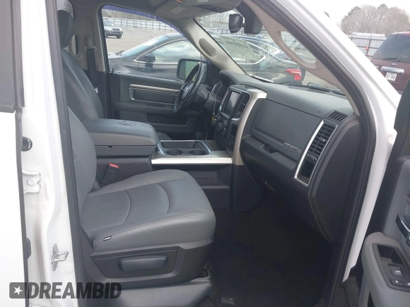 2016 Ram 1500 Big Horn z VIN 1C6RR6LG6GS208415, wystawiony jako IAAI lot #41800900 z przebiegiem 214 732 mil mil oraz . Historia ofert i sprzedaży dostępna na DreamBid. Obrazek 5.