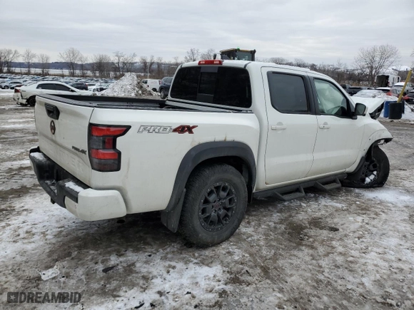 2023 Nissan Frontier PRO-4X with VIN 1N6ED1EK5PN625823, listed as a Copart auction lot 44684085 with 28,770 mi miles and Salvage Title. Bid and sale history available at carsss.com. Image 3.