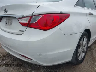 2011 Hyundai Sonata SE with VIN 5NPEC4AC4BH120869, listed as a IAAI auction lot 41876984 with 288,918 mi miles. Bid and sale history available at carsss.com. Image 6.