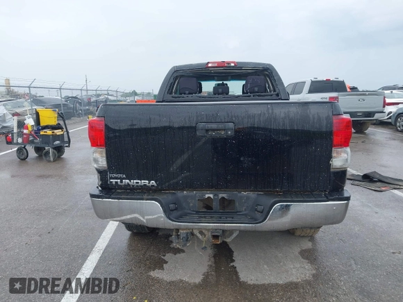 2012 Toyota Tundra z VIN 5TFRM5F15CX040630, wystawiony jako IAAI lot #42213728 z przebiegiem 242 469 mil mil oraz . Historia ofert i sprzedaży dostępna na DreamBid. Obrazek 15.