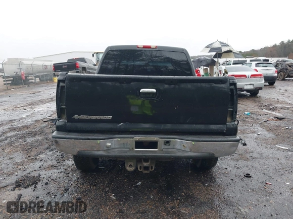 2006 Chevrolet Silverado 1500 LT1 with VIN 2GCEK13T761105028, listed as a IAAI auction lot 41541117 with 356,517 mi miles. Bid and sale history available at carsss.com. Image 16.