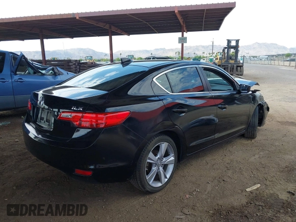2015 Acura ILX with VIN 19VDE1F33FE006961, listed as a IAAI auction lot 42699542 with 151,200 mi miles and . Bid and sale history available at DreamBid. Image 4.
