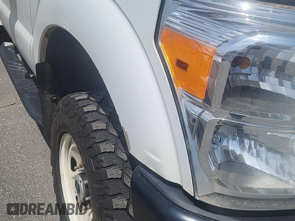 2013 Ford F-250 XL z VIN 1FDBF2B68DEB48275, wystawiony jako IAAI lot #42512434 z przebiegiem 434 130 mil mil oraz . Historia ofert i sprzedaży dostępna na DreamBid. Obrazek 10.