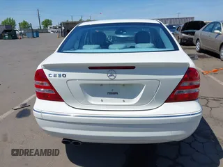 2007 Mercedes-Benz C 230 Sport with VIN WDBRF52H67F901742, listed as a IAAI auction lot 42135708 with 219,166 mi miles and . Bid and sale history available at DreamBid. Image 16.