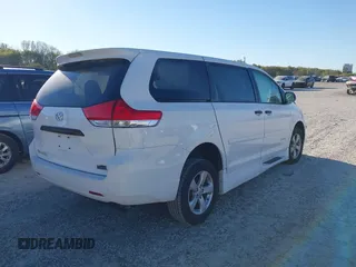 2012 Toyota Sienna with VIN 5TDZK3DC7CS270240, listed as a IAAI auction lot 40539452 with 92,738 mi miles. Bid and sale history available at carsss.com. Image 4.