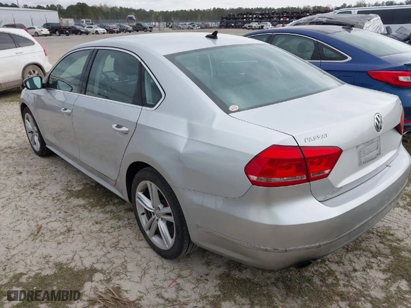 2015 Volkswagen Passat 1.8T SE w/Sunroof & Nav with VIN 1VWBT7A38FC019255, listed as a IAAI auction lot 41872887 with 121,845 mi miles. Bid and sale history available at carsss.com. Image 3.