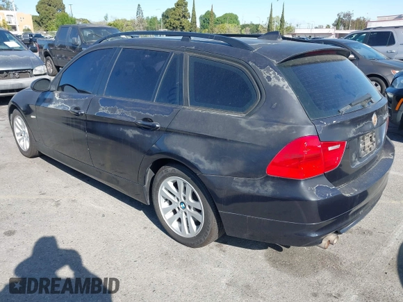 2007 BMW 3 Series 328xi с VIN WBAVT73577FZ35744, выставлен на аукционе IAAI как лот 41945740 с пробегом 158 884 миль миль и . История ставок и продаж доступна на DreamBid. Изображение 3.