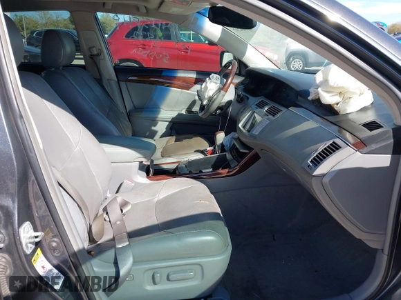 2008 Toyota Avalon XL with VIN 4T1BK36B68U322445, listed as a IAAI auction lot 41749297 with 230,764 mi miles. Bid and sale history available at carsss.com. Image 5.