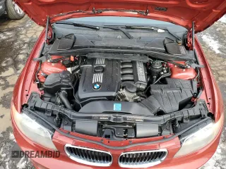 2011 BMW 1 Series 128i z VIN WBAUP9C52BVL89574, wystawiony jako Copart lot #43713545 z przebiegiem 121 819 mil mil oraz Szkody całkowita. Historia ofert i sprzedaży dostępna na DreamBid. Obrazek 11.