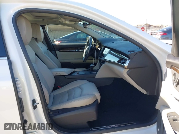 2018 Cadillac CT6 Luxury AWD z VIN 1G6KD5RS9JU151575, wystawiony jako IAAI lot #42078361 z przebiegiem 28 187 mil mil oraz . Historia ofert i sprzedaży dostępna na DreamBid. Obrazek 5.