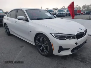 2022 BMW 3 Series 330e with VIN 3MW5P7J04N8C40865, listed as a IAAI auction lot 41635704 with 44,929 mi miles. Bid and sale history available at carsss.com. Image 1.