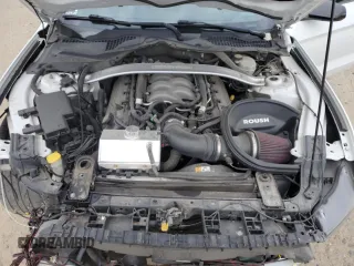 2015 Ford Mustang GT z VIN 1FA6P8CF6F5412641, wystawiony jako Copart lot #47441325 z przebiegiem 88 727 mil mil oraz Czysty tytuł • Clean title. Historia ofert i sprzedaży dostępna na DreamBid. Obrazek 12.