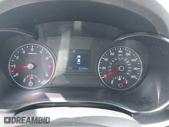 2018 Kia Optima LX with VIN 5XXGT4L32JG189009, listed as a IAAI auction lot 42010285 with 313,004 mi miles. Bid and sale history available at carsss.com. Image 7.