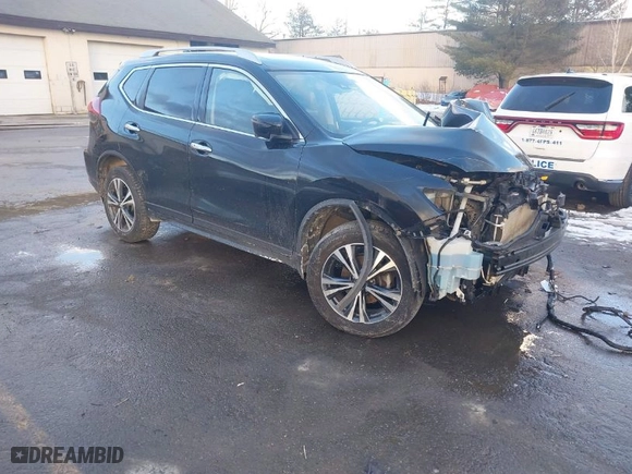 2020 Nissan Rogue SV with VIN JN8AT2MV9LW108233, listed as a IAAI auction lot 41431887 with 82,558 mi miles. Bid and sale history available at carsss.com. Image 1.