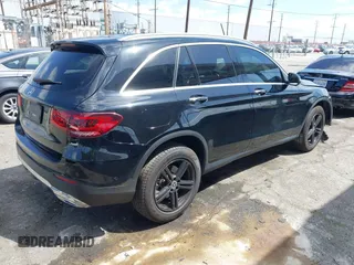 2022 Mercedes-Benz GLC with VIN W1N0G8DB2NV332272, listed as a IAAI auction lot 41950304 with 28,973 mi miles. Bid and sale history available at carsss.com. Image 4.