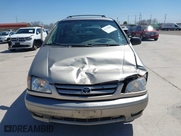 2001 Toyota Sienna LE with VIN 4T3ZF13C21U319690, listed as a IAAI auction lot 41729102 with 178,181 mi miles. Bid and sale history available at carsss.com. Image 13.