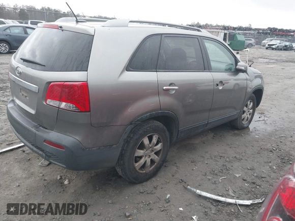 2011 Kia Sorento LX with VIN 5XYKT3A14BG119384, listed as a IAAI auction lot 41716001 with 152,061 mi miles. Bid and sale history available at carsss.com. Image 4.