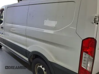 2017 Ford Transit z VIN 1FTYE1YM6HKB17664, wystawiony jako IAAI lot #42516423 z przebiegiem 198 457 mil mil oraz . Historia ofert i sprzedaży dostępna na DreamBid. Obrazek 3.