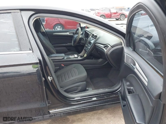 2020 Ford Fusion SE with VIN 3FA6P0HD3LR188567, listed as a IAAI auction lot 41494204 with 57,360 mi miles. Bid and sale history available at carsss.com. Image 5.