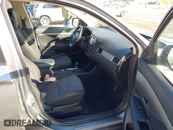2016 Mitsubishi Outlander SE with VIN JA4AZ3A30GZ039451, listed as a IAAI auction lot 41839444 with 151,357 mi miles and . Bid and sale history available at DreamBid. Image 5.