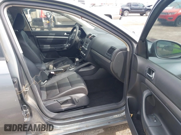 2010 Volkswagen Jetta Limited Edition с VIN 3VWRX7AJ7AM155675, выставлен на аукционе IAAI как лот 42477253 с пробегом 184 597 миль миль и . История ставок и продаж доступна на DreamBid. Изображение 5.