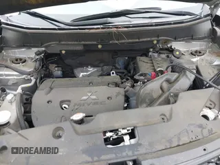 2021 Mitsubishi Outlander ES z VIN JA4ARUAU4MU025575, wystawiony jako IAAI lot #41937147 z przebiegiem 66 640 mil mil oraz . Historia ofert i sprzedaży dostępna na DreamBid. Obrazek 10.