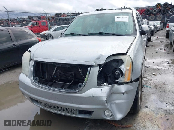2012 GMC Yukon Denali with VIN 1GKS1EEF0CR256515, listed as a IAAI auction lot 41079993 with 207,470 mi miles. Bid and sale history available at carsss.com. Image 12.