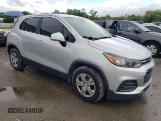 2017 Chevrolet Trax LS z VIN 3GNCJKSB5HL265801, wystawiony jako Copart lot #56644365 z przebiegiem 173 383 mil mil oraz Szkoda całkowita • Salvage title. Historia ofert i sprzedaży dostępna na DreamBid. Obrazek 4.