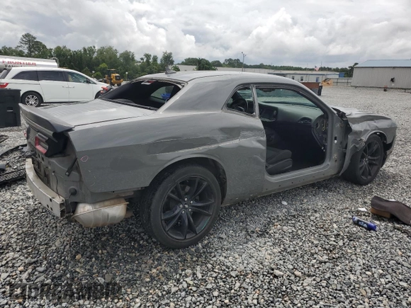 2017 Dodge Challenger SXT z VIN 2C3CDZAG4HH616975, wystawiony jako Copart lot #59321655 z przebiegiem 138 353 mil mil oraz Szkoda całkowita • Salvage title. Historia ofert i sprzedaży dostępna na DreamBid. Obrazek 3.