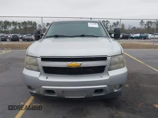 2010 Chevrolet Suburban Commercial with VIN 1GNUKHE30AR186320, listed as a IAAI auction lot 41544991 with 216,037 mi miles and . Bid and sale history available at DreamBid. Image 12.