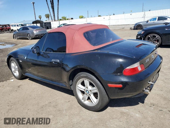2000 BMW Z3 2.5 z VIN 4USCH9341YLF86451, wystawiony jako Copart lot #49142145 z przebiegiem 229 846 mil mil oraz Szkoda całkowita • Salvage title. Historia ofert i sprzedaży dostępna na DreamBid. Obrazek 2.