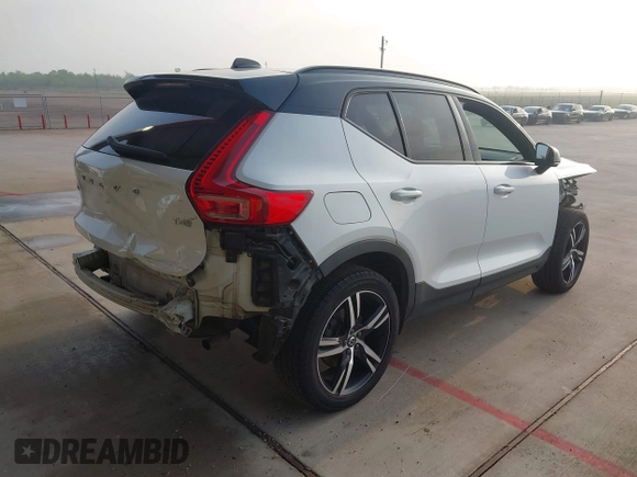 2019 Volvo XC40 R-Design z VIN YV4AC2HM7K2149105, wystawiony jako IAAI lot #41857899 z przebiegiem 122 736 mil mil oraz . Historia ofert i sprzedaży dostępna na DreamBid. Obrazek 4.