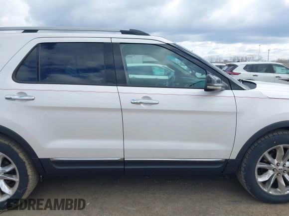 2013 Ford Explorer XLT with VIN 1FM5K8D87DGA79075, listed as a IAAI auction lot 42027067 with 152,068 mi miles and . Bid and sale history available at carsss.com. Image 13.