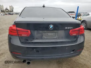 2017 BMW 3 Series 330i z VIN WBA8B9G5XHNU51693, wystawiony jako Copart lot #55161135 z przebiegiem 99 349 mil mil oraz Szkoda całkowita • Salvage title. Historia ofert i sprzedaży dostępna na DreamBid. Obrazek 6.