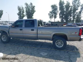 2007 Chevrolet Silverado 2500HD Classic LT3 with VIN 1GCHK23D07F175475, listed as a IAAI auction lot 40584772 with 253,562 mi miles. Bid and sale history available at carsss.com. Image 14.