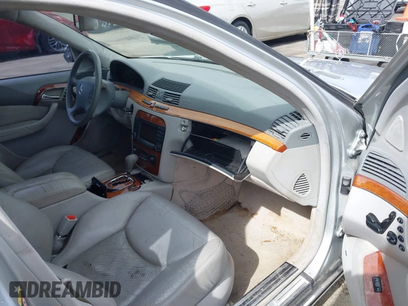 2003 Mercedes-Benz S-Class 4.3L with VIN WDBNG70J23A317424, listed as a IAAI auction lot 41716056 with 175,616 mi miles. Bid and sale history available at carsss.com. Image 5.